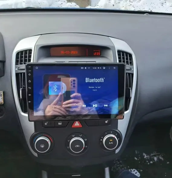 Navigation GPS sur l'écran tactile CarPlay de la Kia Ceed