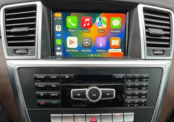 Navigation GPS sur l'écran tactile CarPlay de la Mercedes CLA / ML / GL