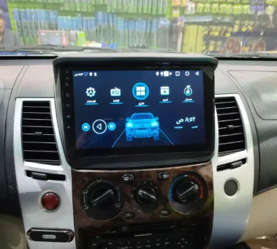 Navigation GPS sur l'écran tactile CarPlay de la Mitsubishi Pajero Sport