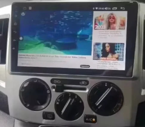 Navigation GPS sur l'écran tactile CarPlay de la Nissan NV200