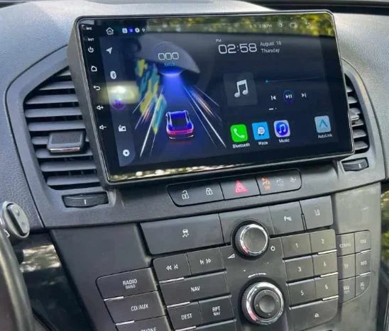 Navigation GPS sur l'écran tactile CarPlay de la Opel Insignia