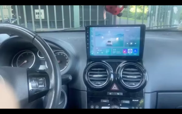 Navigation GPS sur l'écran tactile CarPlay de la Opel Mokka