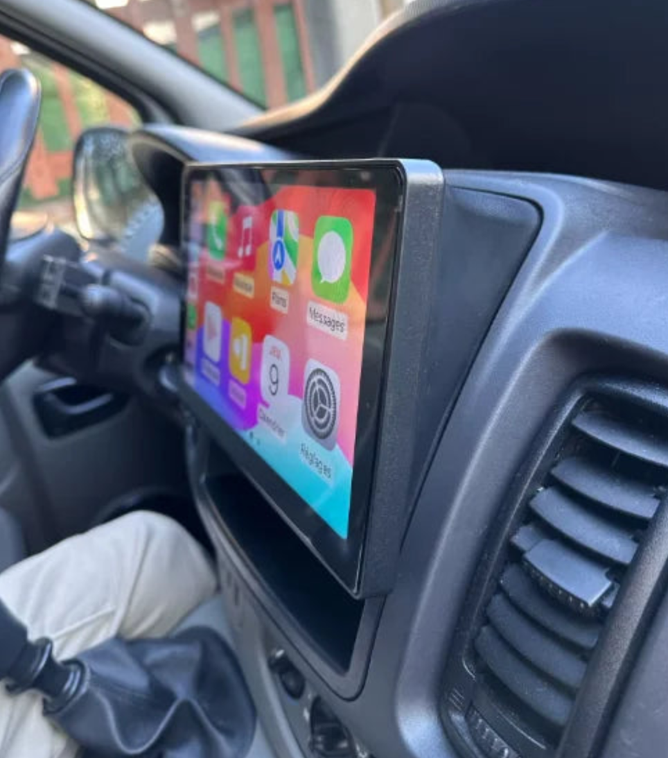 Navigation GPS sur l'écran tactile CarPlay de la Opel Vivaro