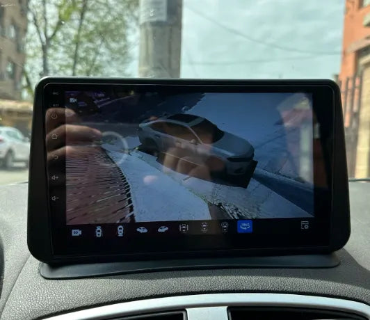 Navigation GPS sur l'écran tactile CarPlay de la Renault Clio 3