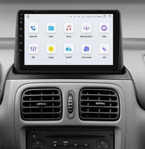 Navigation GPS sur l'écran tactile CarPlay de la Renault Clio 2 Sans aération