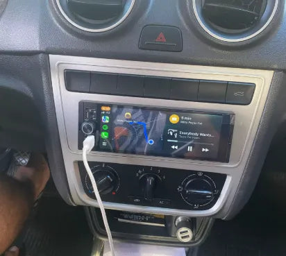 Navigation GPS sur l'écran tactile CarPlay de la Renault Mégane 1
