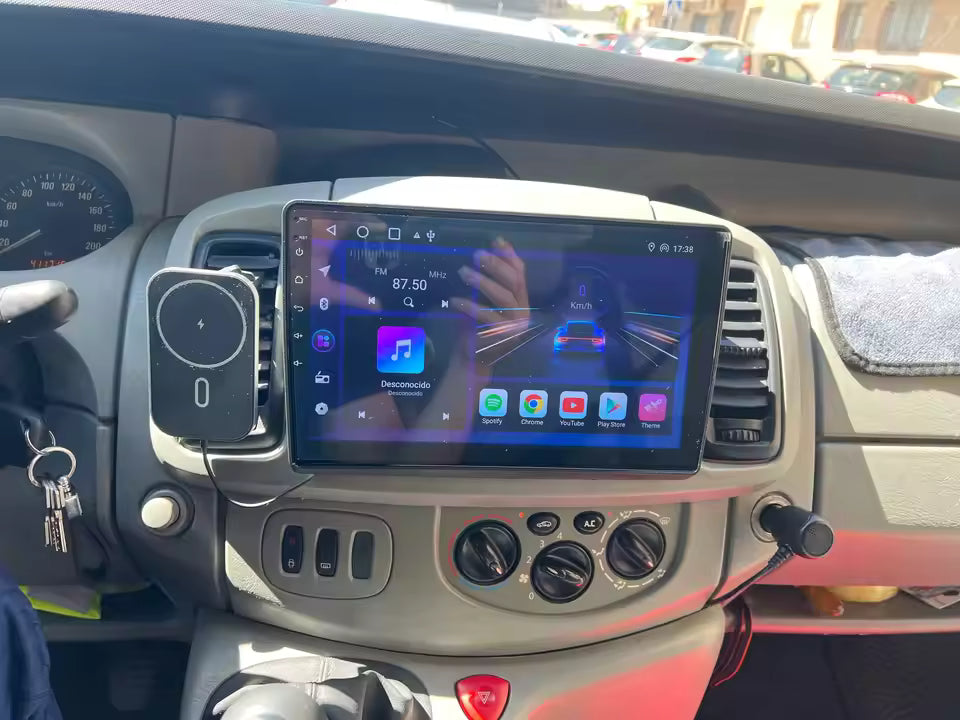 Navigation GPS sur l'écran tactile CarPlay de la Renault Trafic 2