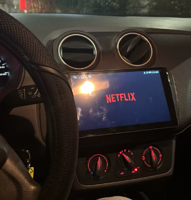 Navigation GPS sur l'écran tactile CarPlay de la Seat Ibiza