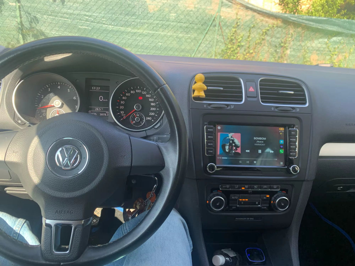 Navigation GPS sur l'écran tactile CarPlay de la Skoda Fabia
