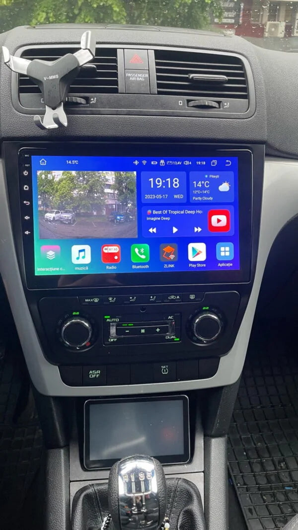 Navigation GPS sur l'écran tactile CarPlay de la Skoda Yeti