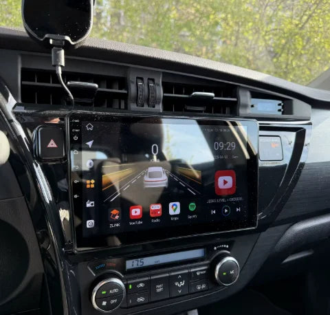 Navigation GPS sur l'écran tactile CarPlay de la Toyota Auris