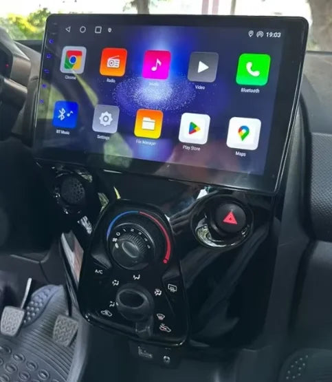 Navigation GPS sur l'écran tactile CarPlay de la Toyota Aygo B40