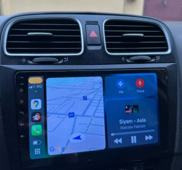 Navigation GPS sur l'écran tactile CarPlay de la Volkswagen Golf 6