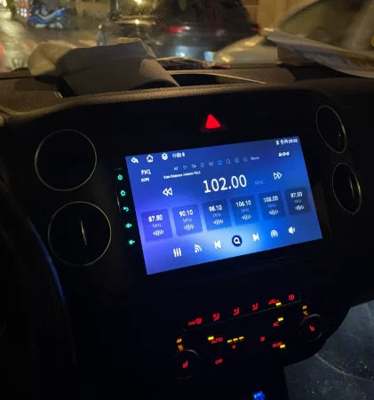 Navigation GPS sur l'écran tactile CarPlay de la Volkswagen Golf Plus