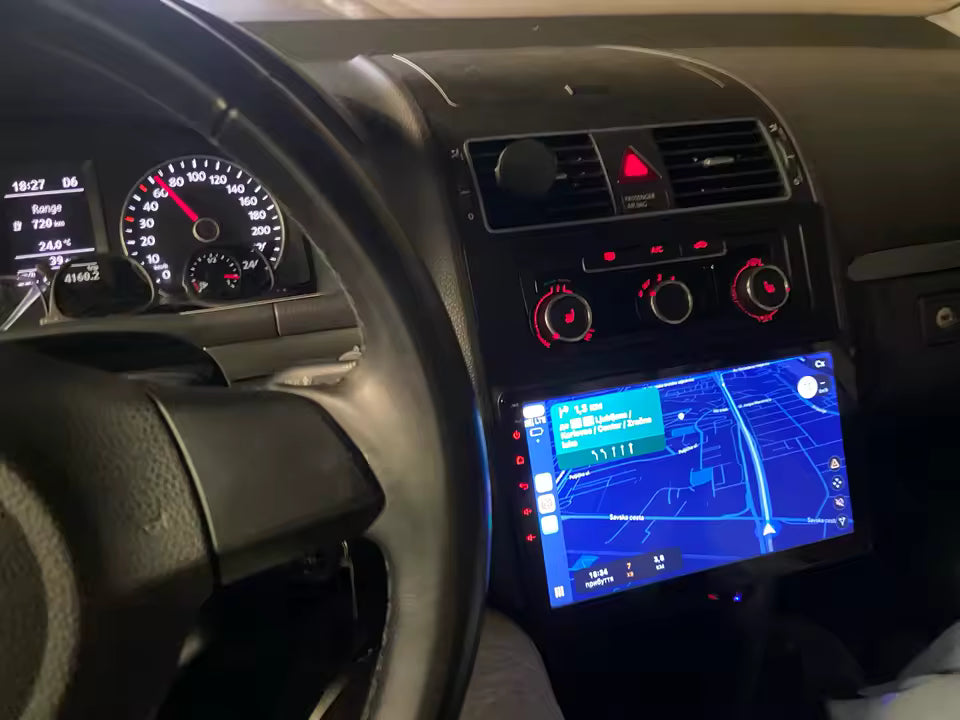Navigation GPS sur l'écran tactile CarPlay de la Volkswagen Touran